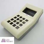 باکس پلاستیکی شیبدار/نمایشگردار رومیزی A201-A1 با ابعاد 100×100×168 میلی متر